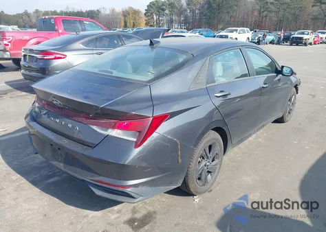 2023 Hyundai Elantra Sel z USA, uszkodzony, nr VIN 5NPLM4AG1PH104353